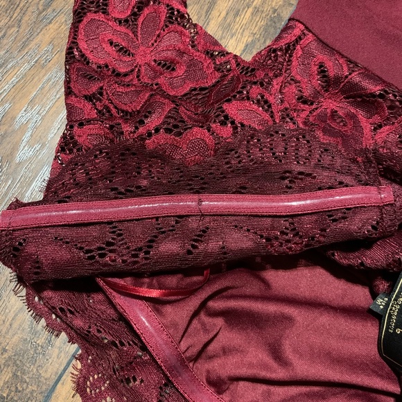 Women’s MissMay Retro Gorgeous City Medium Burgundy Dress - Picture 7 of 7